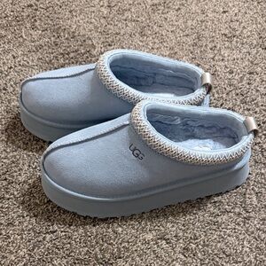 Women’s UGG Tazz II Light Blue size 8